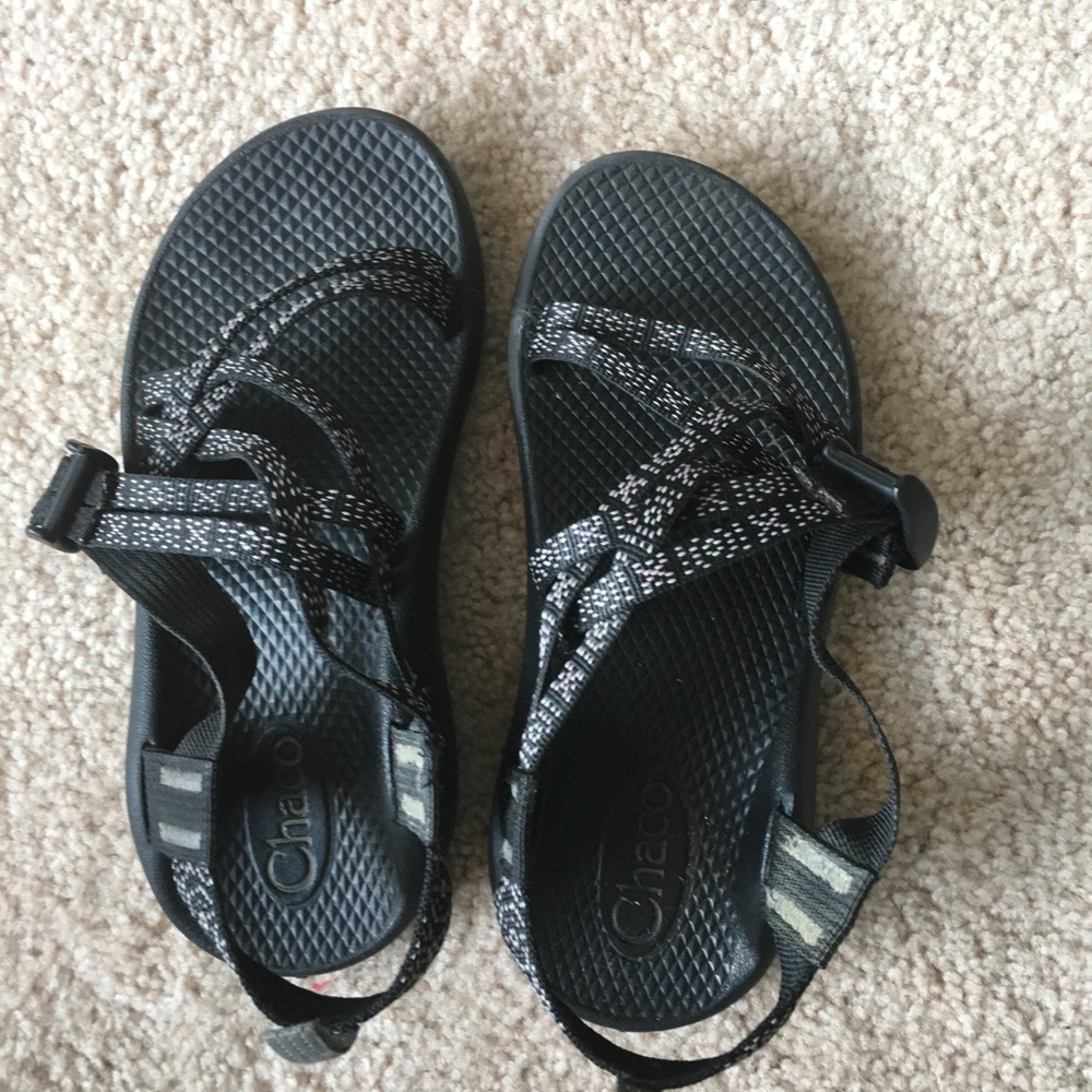 gently worn women’s chacos